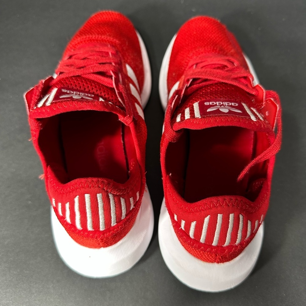 Adidas Kids Red Sneakers size 6.5 pre owned Exellent conditions - Picture 4 of 6